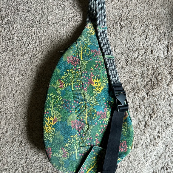 Kavu Bag
Good Condition - Picture 2 of 5